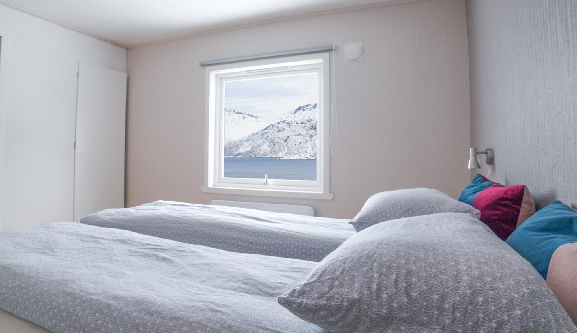 Segla Guesthouse - With View Of Fjord Fjordgard الغرفة الصورة